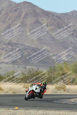 media/Oct-30-2025-Racers Edge (Thu) [[dabbdaf680]]/3-B Group/Session 5 (Turn 6)/